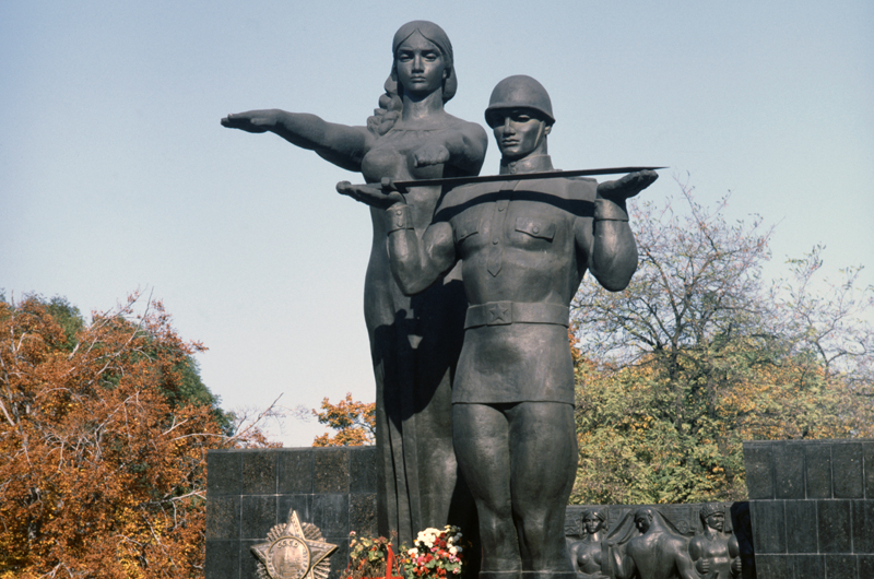 Монумент славы Советской Армии во Львове