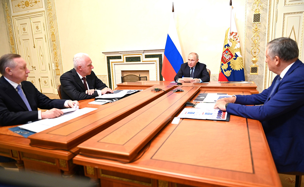 Владимир Путин провёл совещание по вопросам развития транспортной системы Санкт-Петербурга