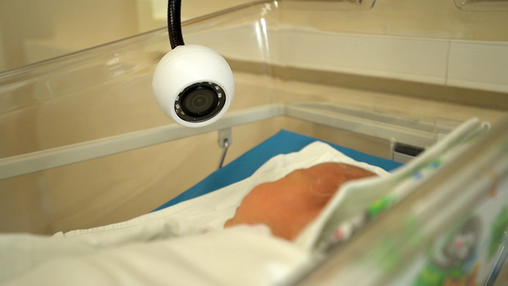 Видеонаблюдение за младенцами в роддоме