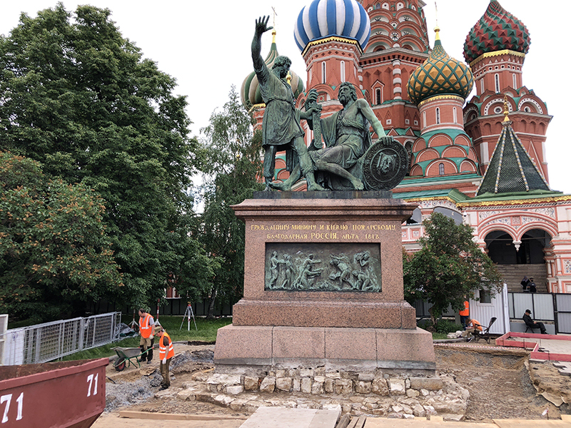 Памятник минину и пожарскому фото в хорошем качестве