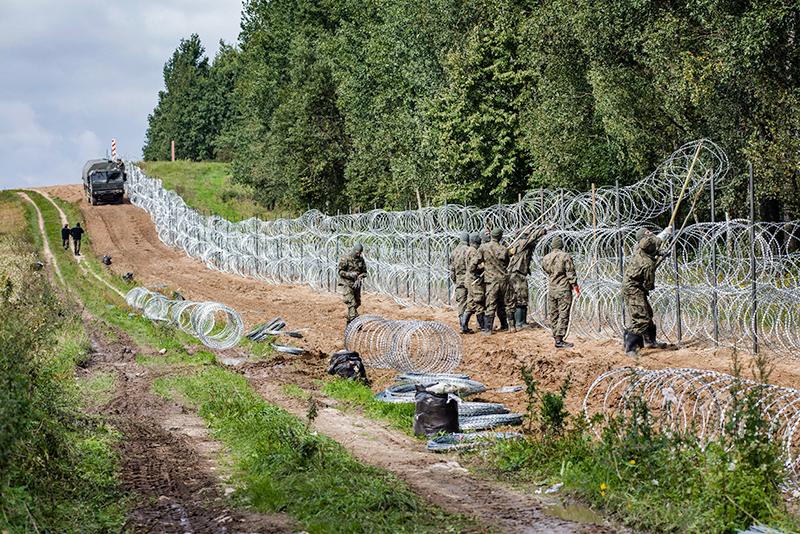 Строительство забора на границе Польши и Белоруссии