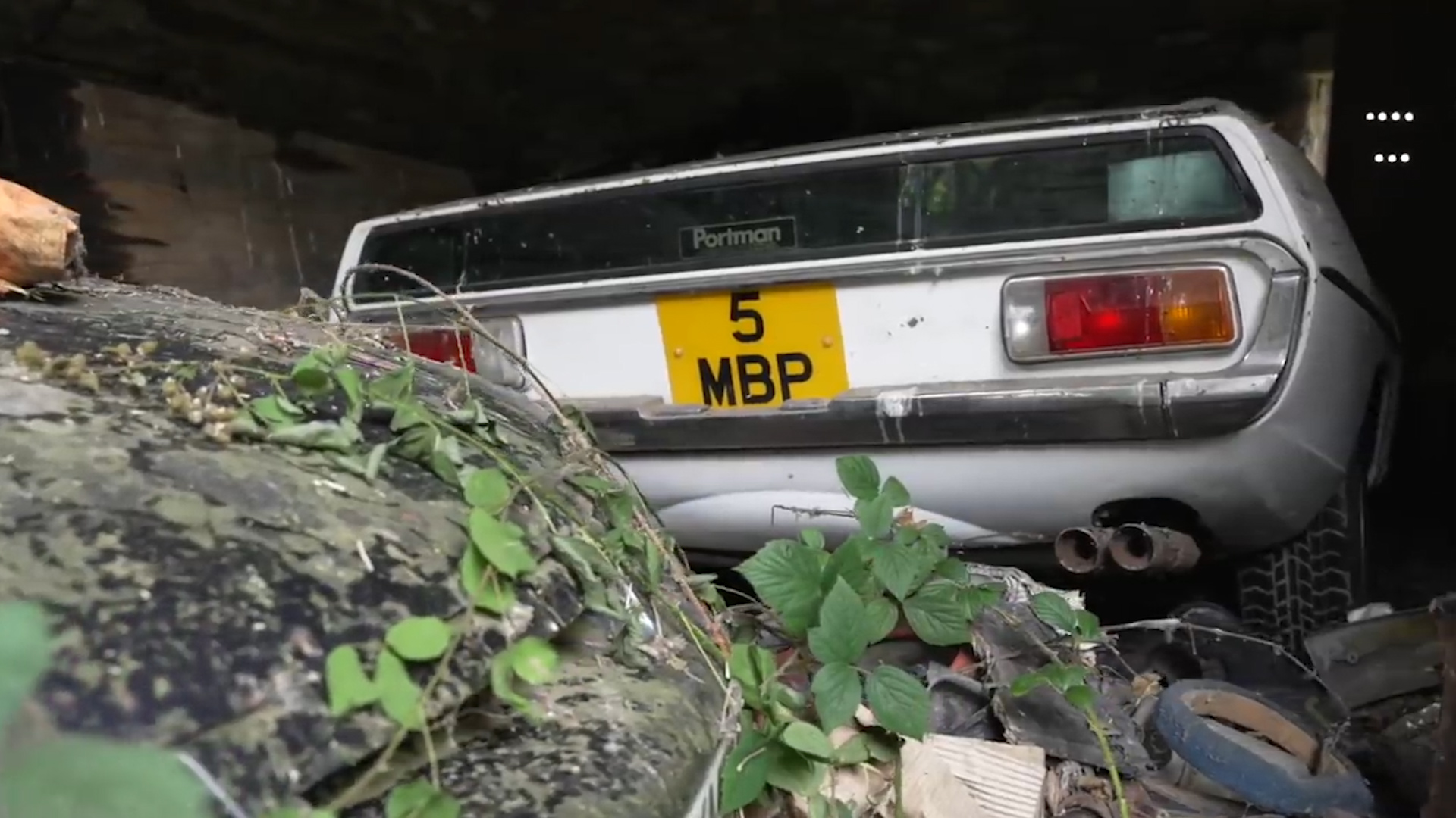 Раритетную Lamborghini Espada обнаружили в сельском городке Великобритании