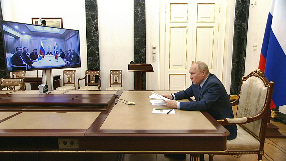 Владимир Путин провел видеовстречу с главами спецслужб стран СНГ