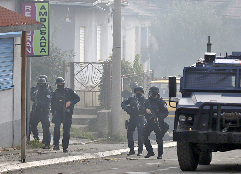 Столкновения между полицией Косова и сербским населением