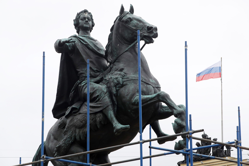 Закрытие памятника "Медный всадник" на реставрацию в Санкт-Петербурге