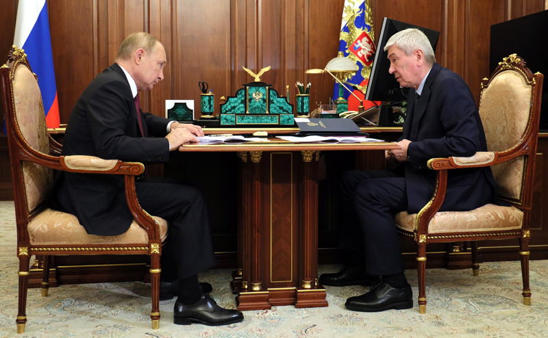  Владимир Путин и директор Федеральной службы по финансовому мониторингу Юрий Чиханчин