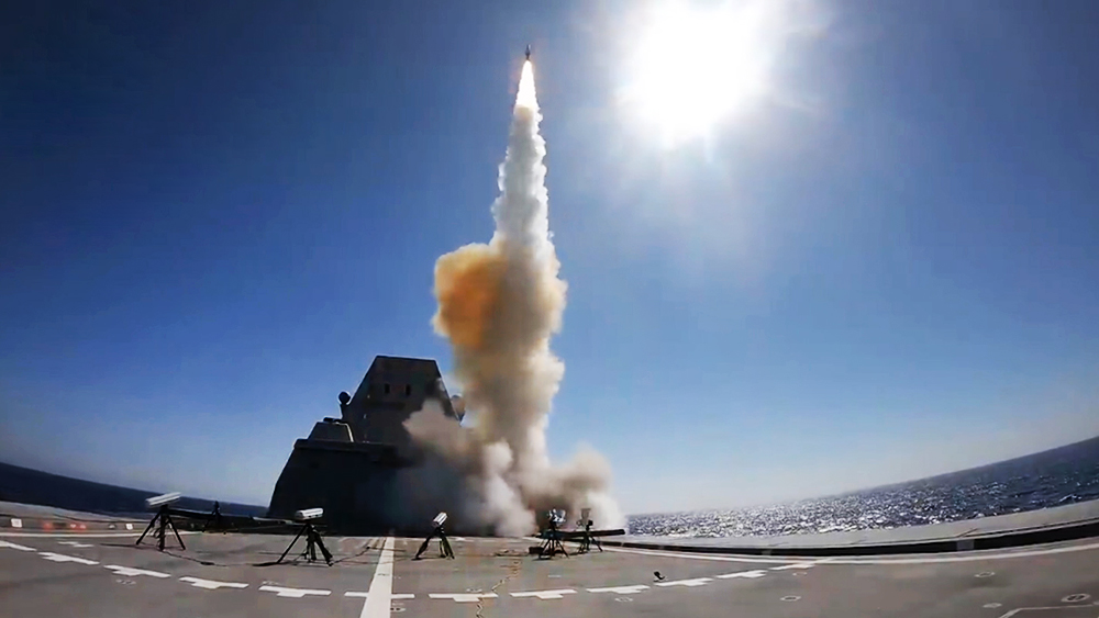 Пуск ракеты с корабля ВМФ России