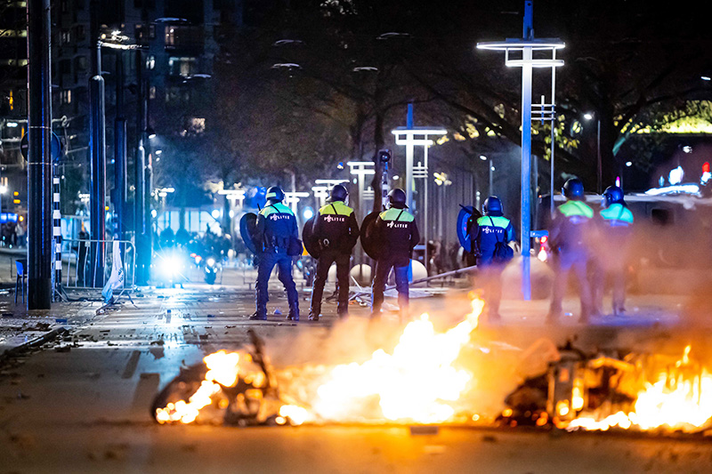 Уличные беспорядки в Нидерландах