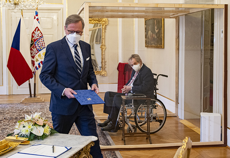Президент Чехии Милош Земан назначил премьер-министром Чехии Петра Фиалу