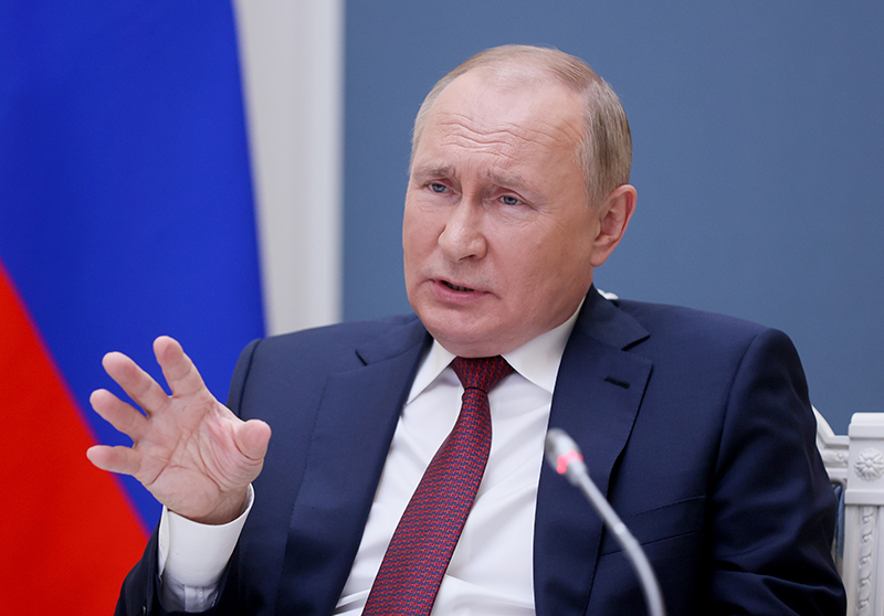 Владимир Путин во время выступления на XIII Инвестиционном форуме ВТБ Капитал "Россия зовет!"