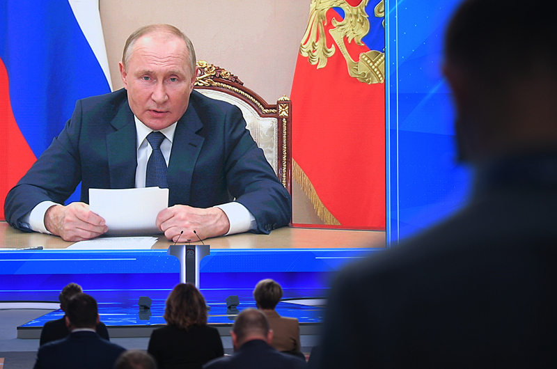 Владимир Путин выступает перед участниками XX cъезда партии "Единая Россия"