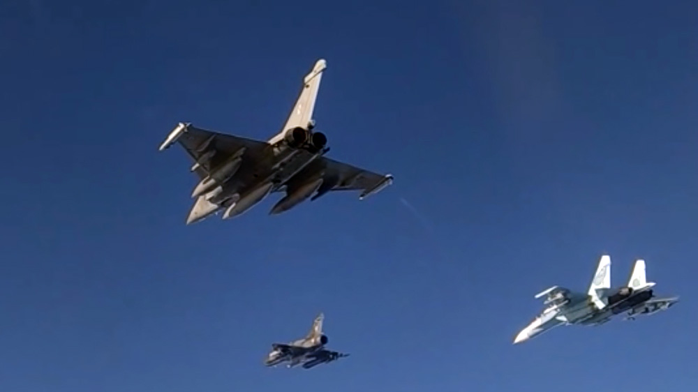 Истребитель Су-27 ВКС России проводит перехват самолетов сил НАТО