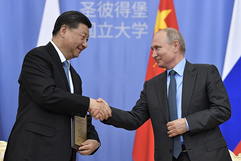 Председатель КНР Си Цзиньпин и Владимир Путин