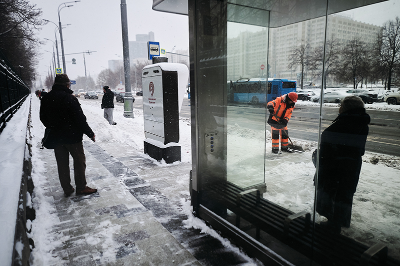 Снег и гололед в Москве