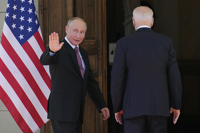 Владимир Путин и президент США Джо Байден