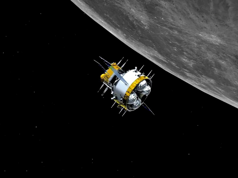 Китайский аппарат на орбите Луны