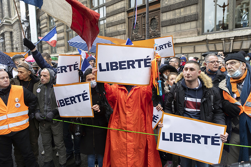 Антиковидные протесты во Франции