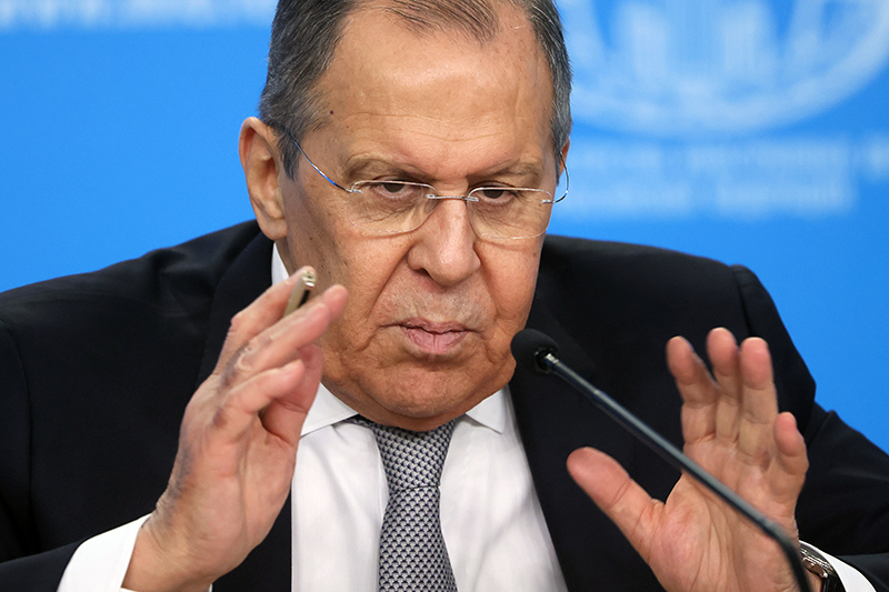 лавров самолет. лидеры европейских государств. глава государства. главы запада. пресс конференция лаврова сегодня.