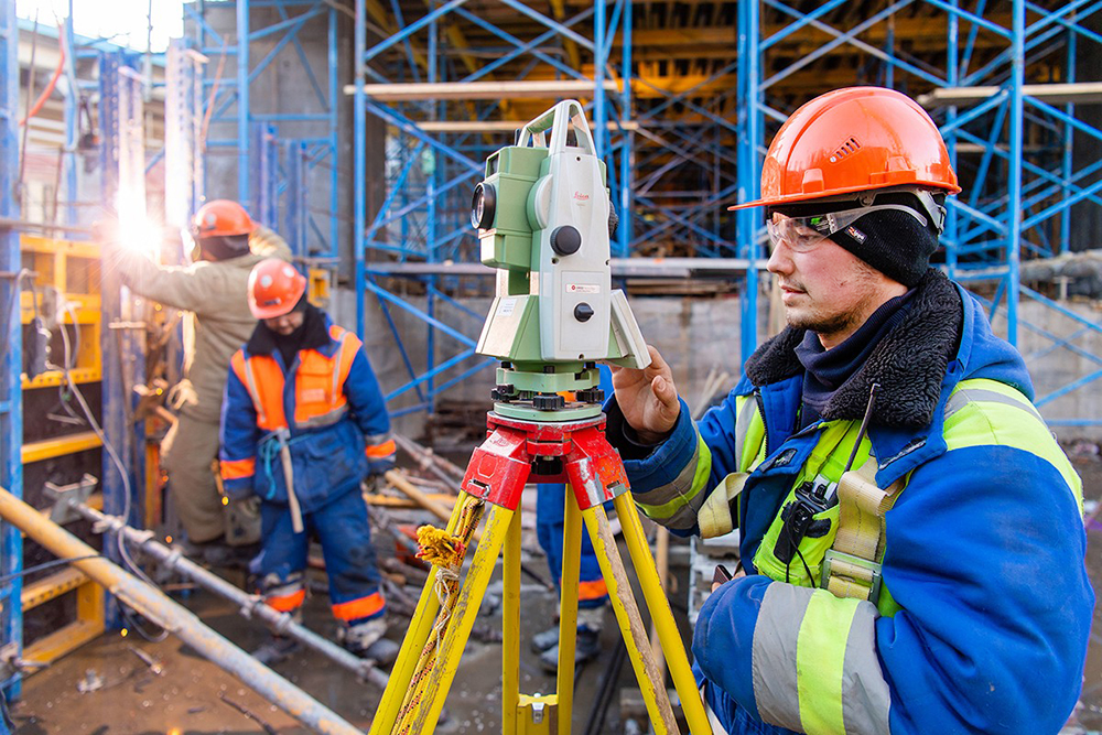 Собянин осмотрел строительство небоскребов iCITY в центре столицы ...