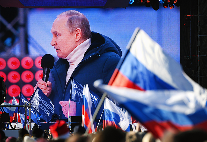 Владимир Путин выступает на митинг-концерте, посвященному воссоединению Крыма с Россией