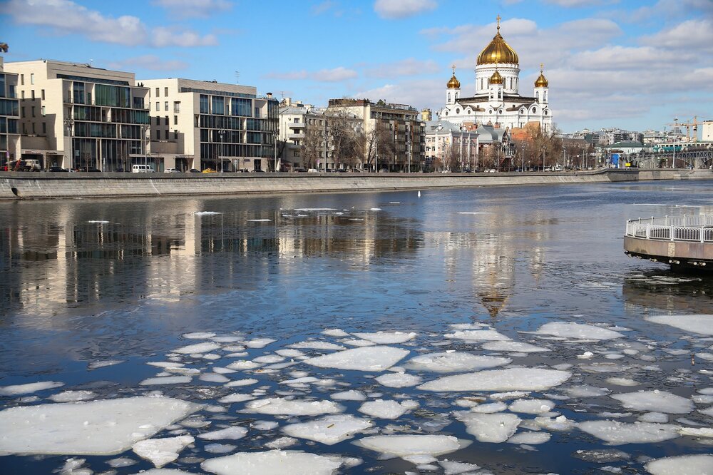 Весна в Москве