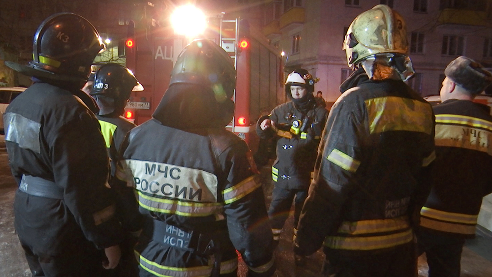 Горящая фура парализовала движение на ЦКАД :: Новости :: ТВ Центр