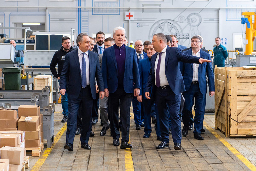Сергей Собянин посетил Щербинский лифтостроительный завод
