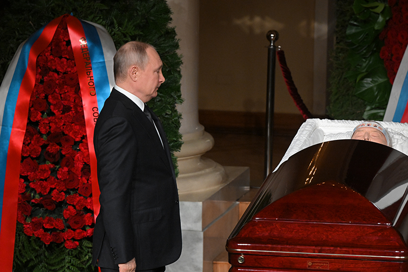 Владимир Путин на церемонии прощания с Владимиром Жириновским