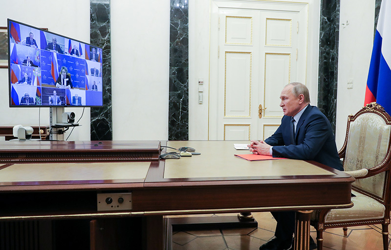 Владимир Путин провел совещание с членами Совбеза