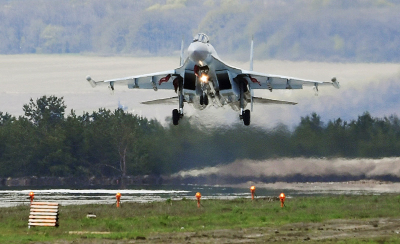 Истребитель Су-35 