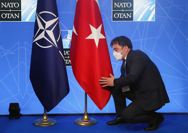 Флаги Турции и НАТО
