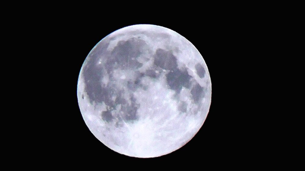 Луна в Москве. Луна сегодня красивая. Суперлуние в Москве. Гигантская Луна 02.08.2023.