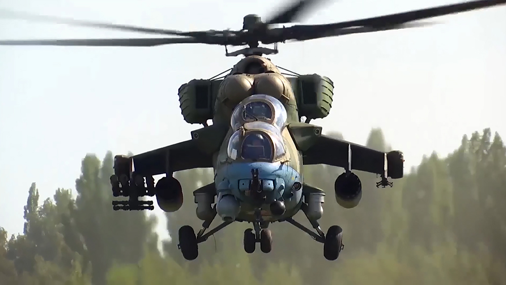 ФЕЙК: Палестинские боевики ХАМАС сбили 4 боевых вертолета Израиля — видео