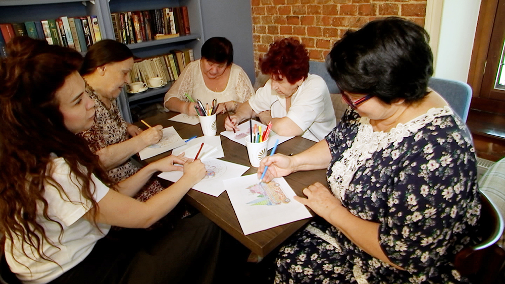 В Подмосковье открылось кафе для людей с деменцией :: Новости :: ТВ Центр