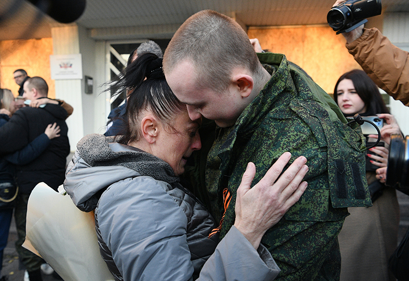 Военнослужащие, освобожденные из украинского плена