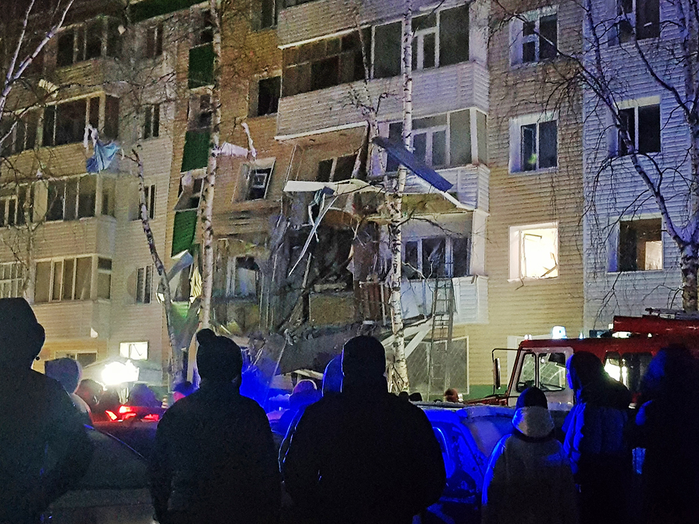 Последствия взрыва в жилом доме в Нижневартовске