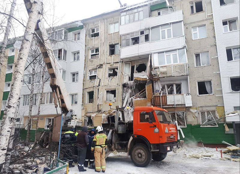 Последствия взрыва в жилом доме в Нижневартовске