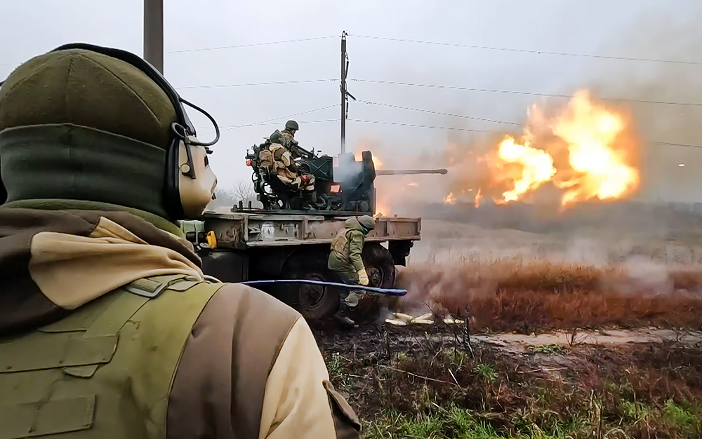 Нападение всу сегодня. Российская Военная техника на Украине. Русские солдаты на Украине. Подбитый танк РФ на Украине.