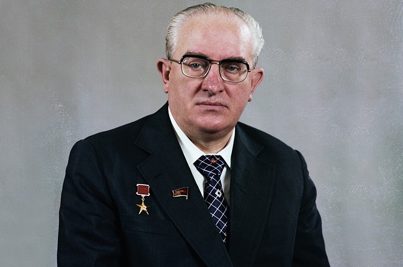 Андропов ю в ответ 1. Андропов генеральный секретарь. ю?рий влади?мирович андропов.