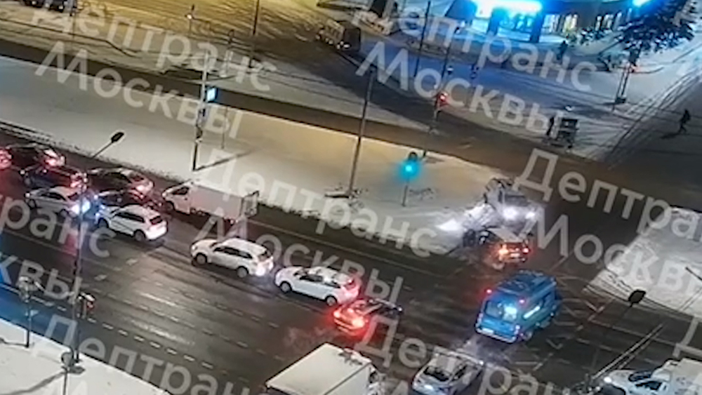 В Москве женщина начала рожать сразу после ДТП :: Новости :: ТВ Центр