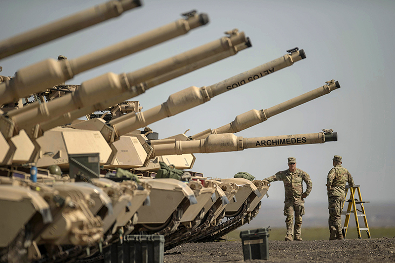 Bloomberg: США потратят 400 млн долларов на танки для Украины :: Новости ::  ТВ Центр