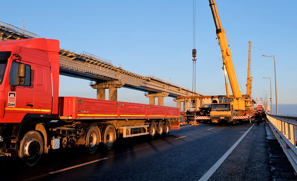 Восстановительные работы на Крымском мосту