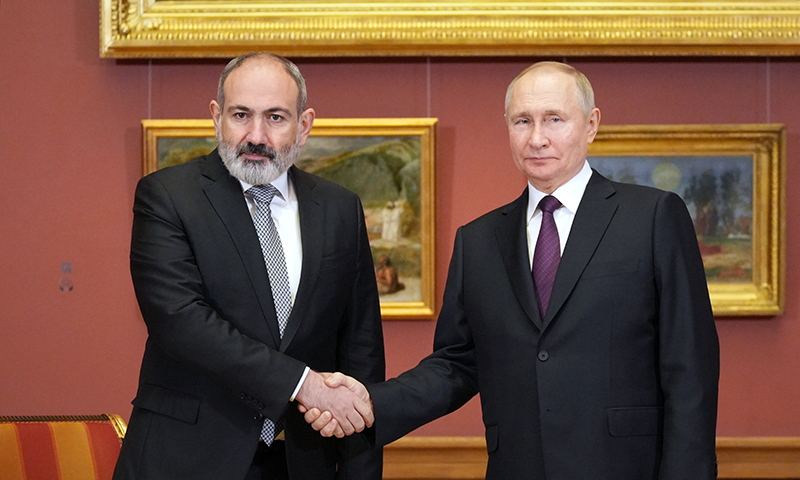 Владимир Путин и премьер-министр Армении Никол Пашинян