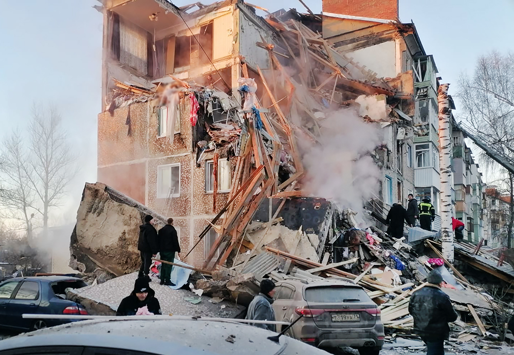 Последствия взрыва в жилом доме в Тульской области