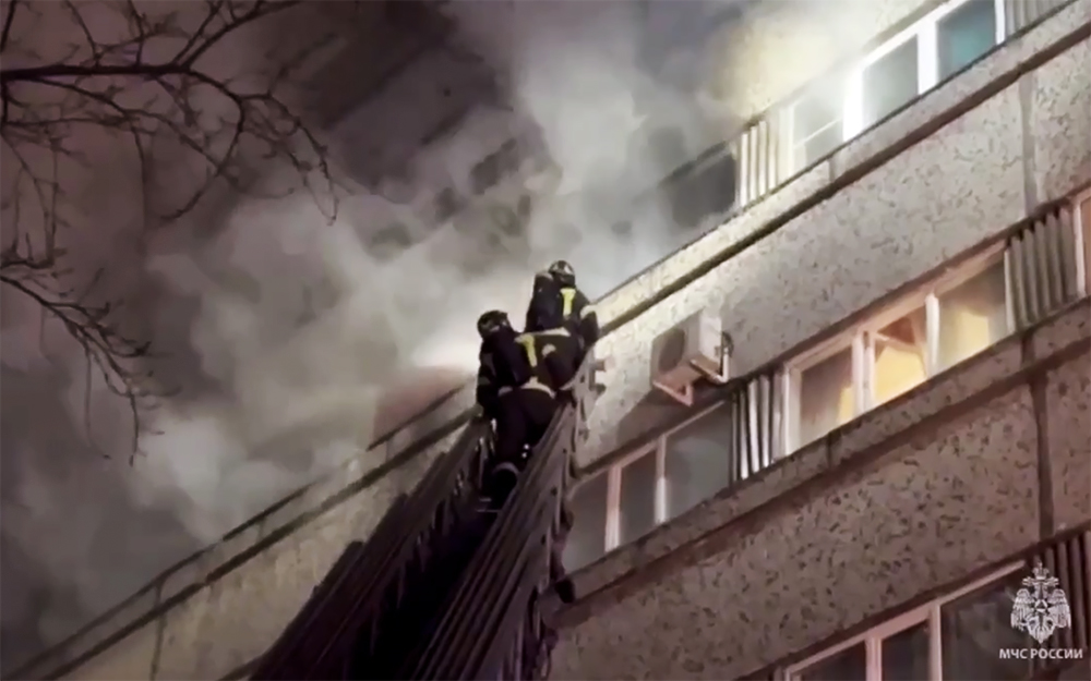 Пожарные на месте возгорания в отеле