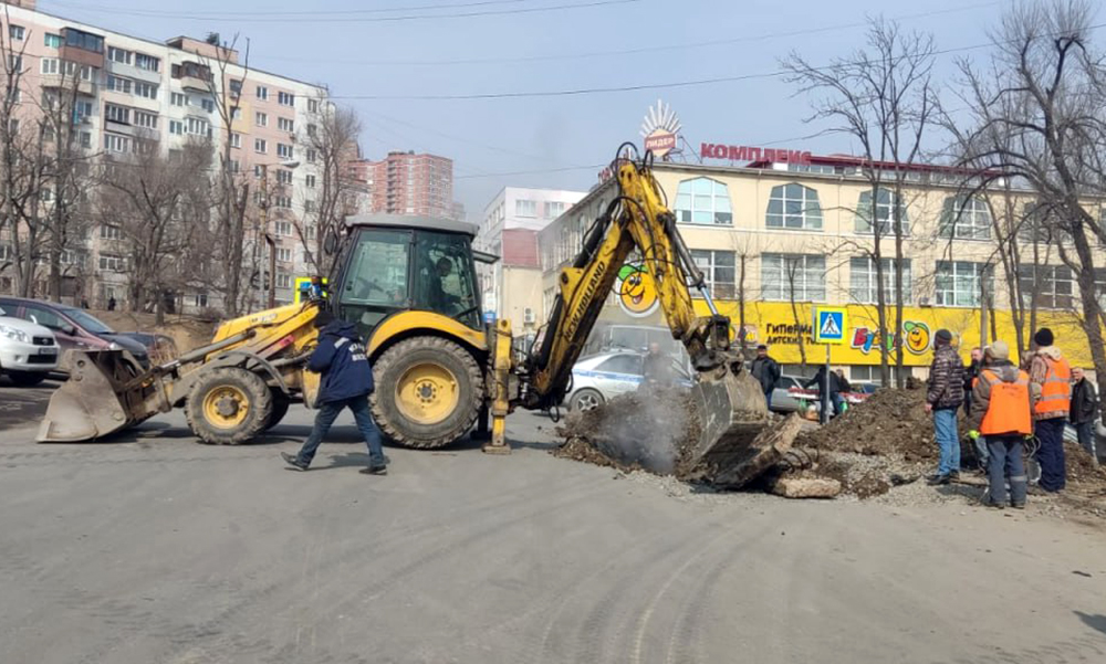Последствия прорыва теплотрассы во Владивостоке