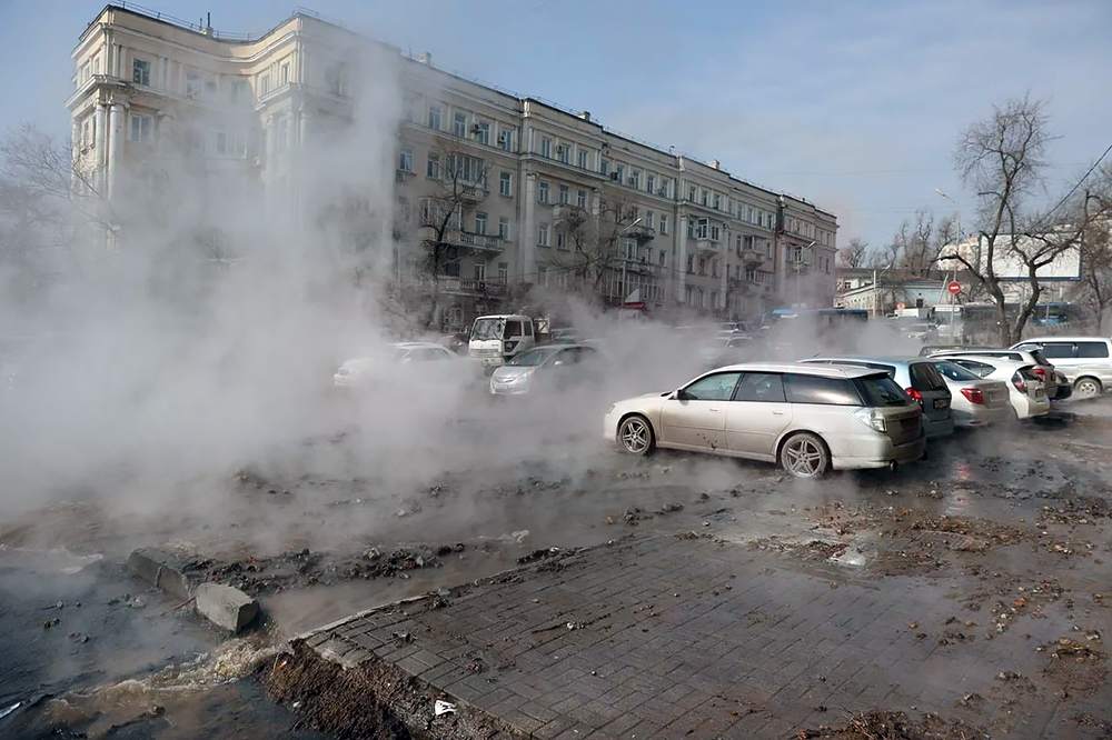 Последствия прорыва теплотрассы во Владивостоке