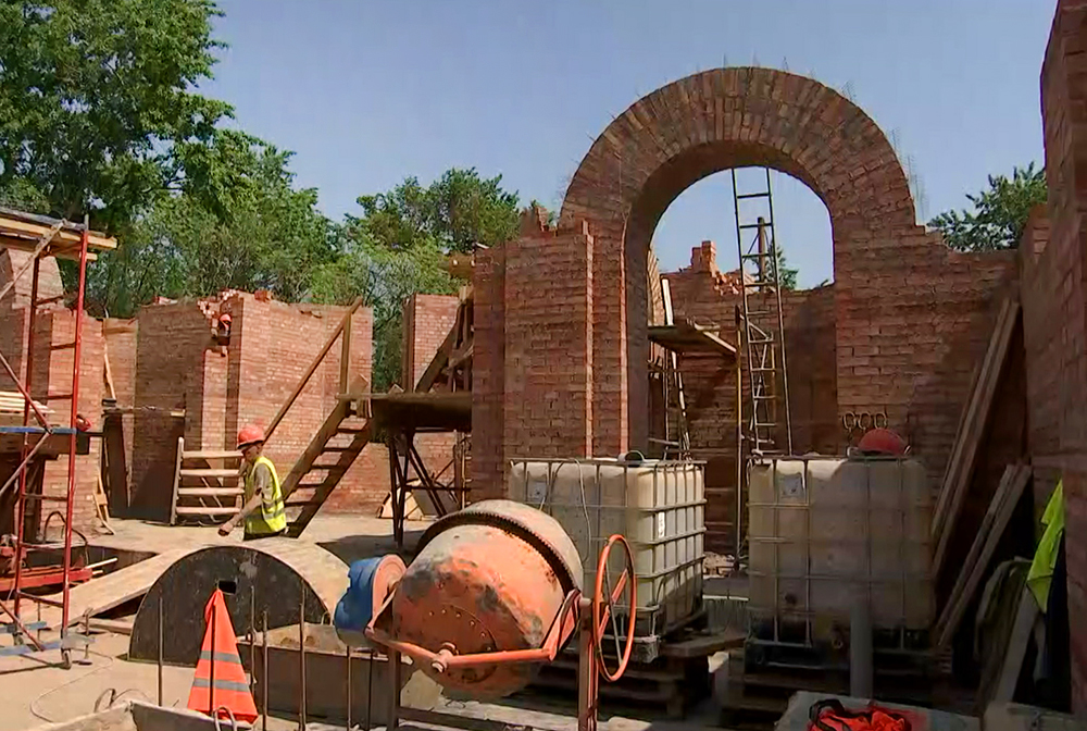 строительство храма христа спасителя в москве 1995. ростокинский акведук храм. новый храм в чертаново. церковь на шоссе энтузиастов у метро. храм живоначальной троицы в чертаново.