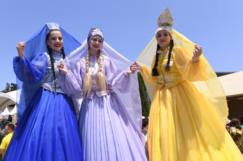 В России отмечают Сабантуй :: Новости :: ТВ Центр