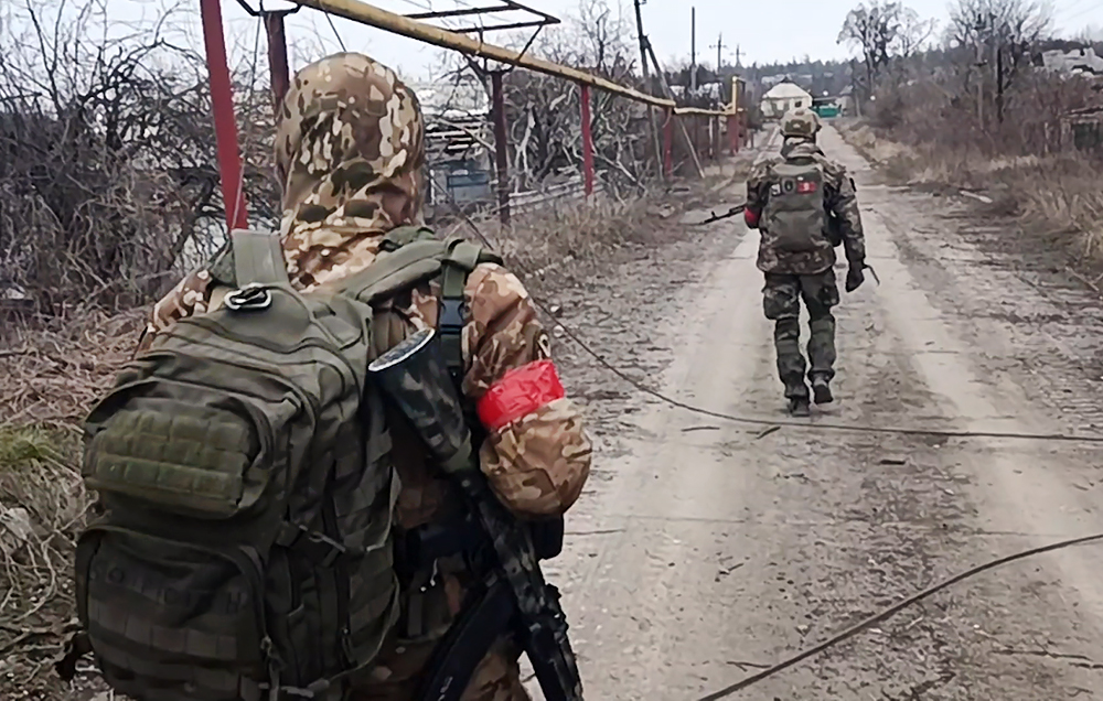 Военнослужащие ВС России в освобожденной Авдеевке